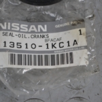 Guarnizione olio albero motore Nissan Qashqai J10 dal 2010 al 2014 Cod 13510-1kc1a acquista online